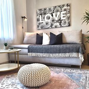 Stayawhile Apartment Comfort Naehe Herzzentrum, Bali Therme, Kurpark Gop, Free Parking, Netflix, Boxspringbett, Neues Duschbad
